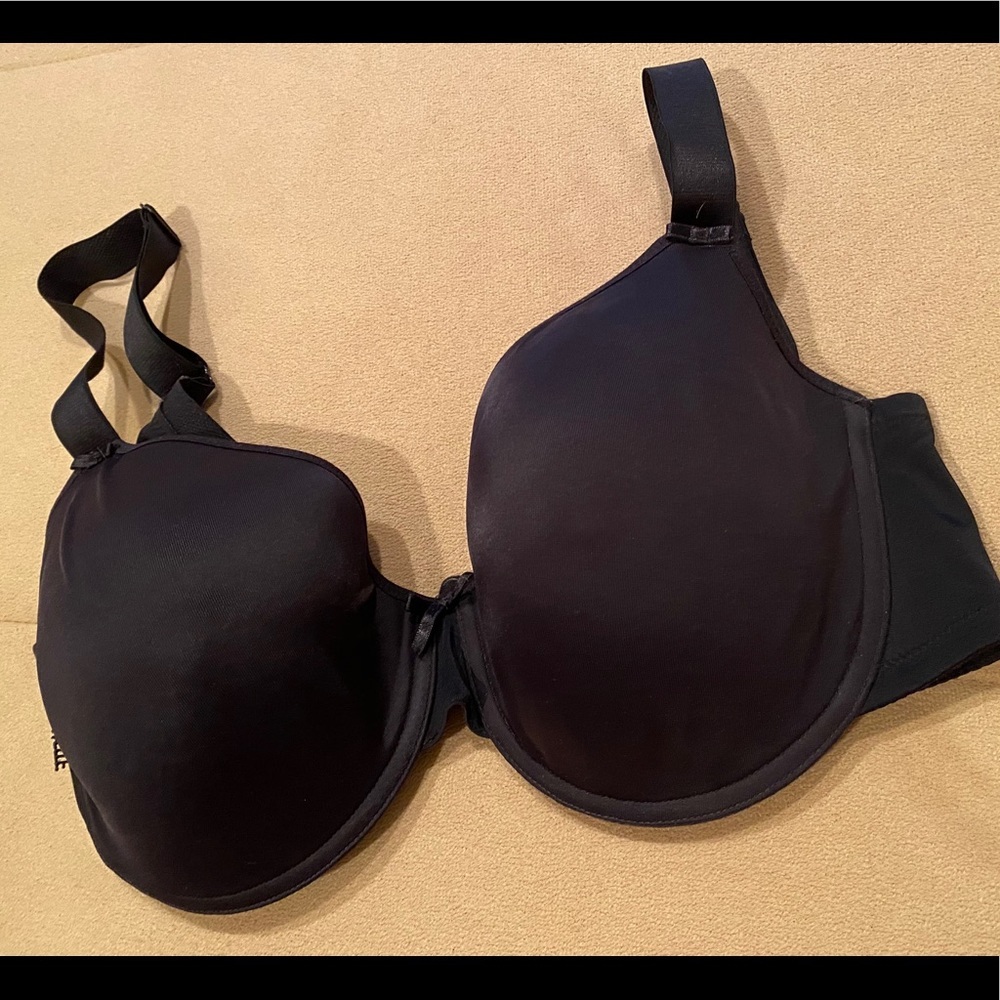 Like new Chantelle 36DD bra